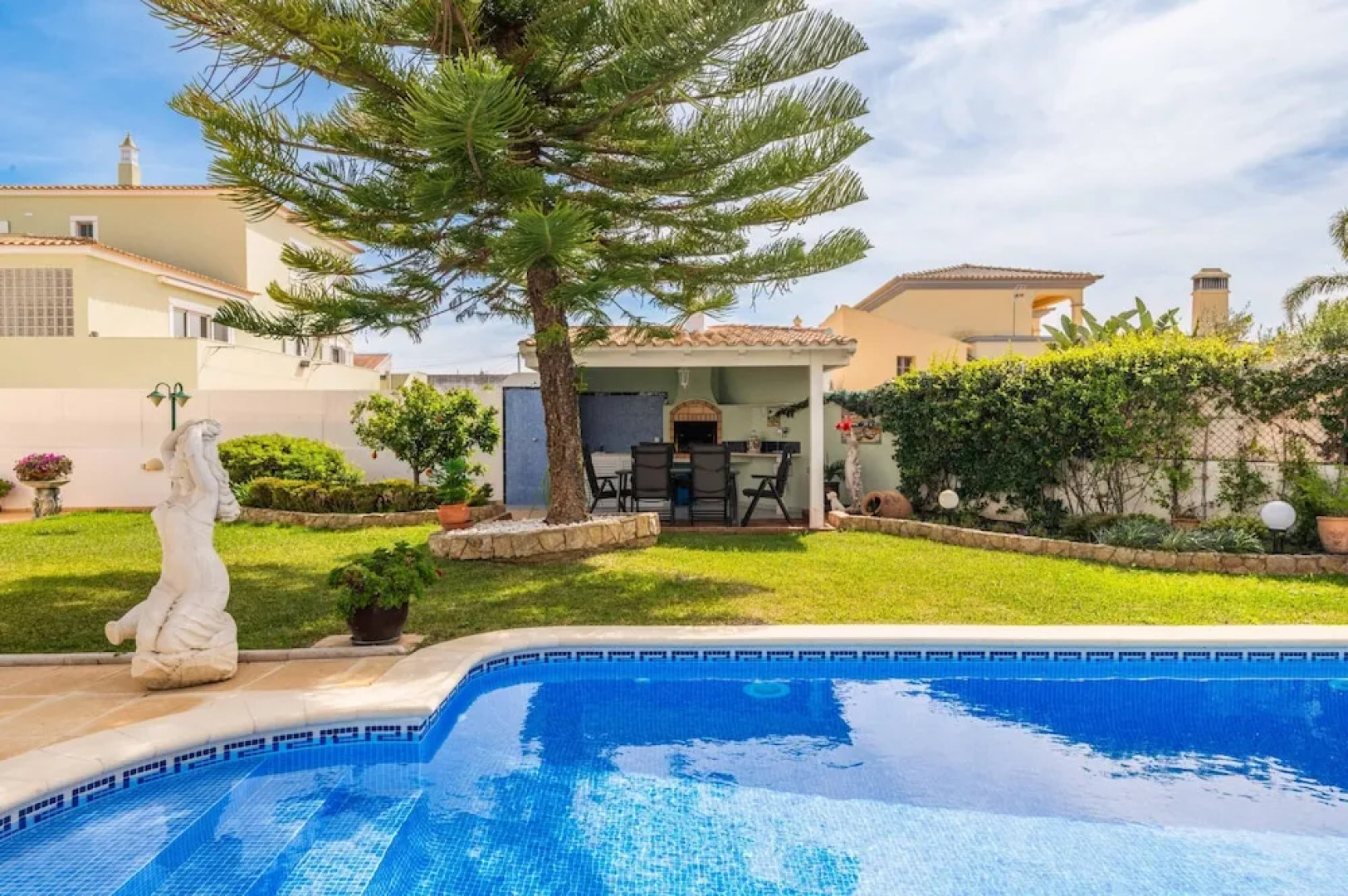 Villa Glamour by Portucasa