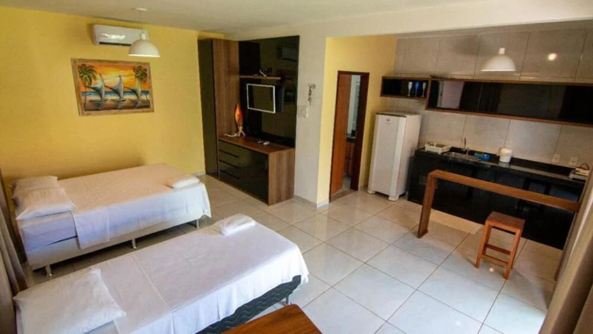 Chal Aconchegante com Vista Jardim em Vila - 06