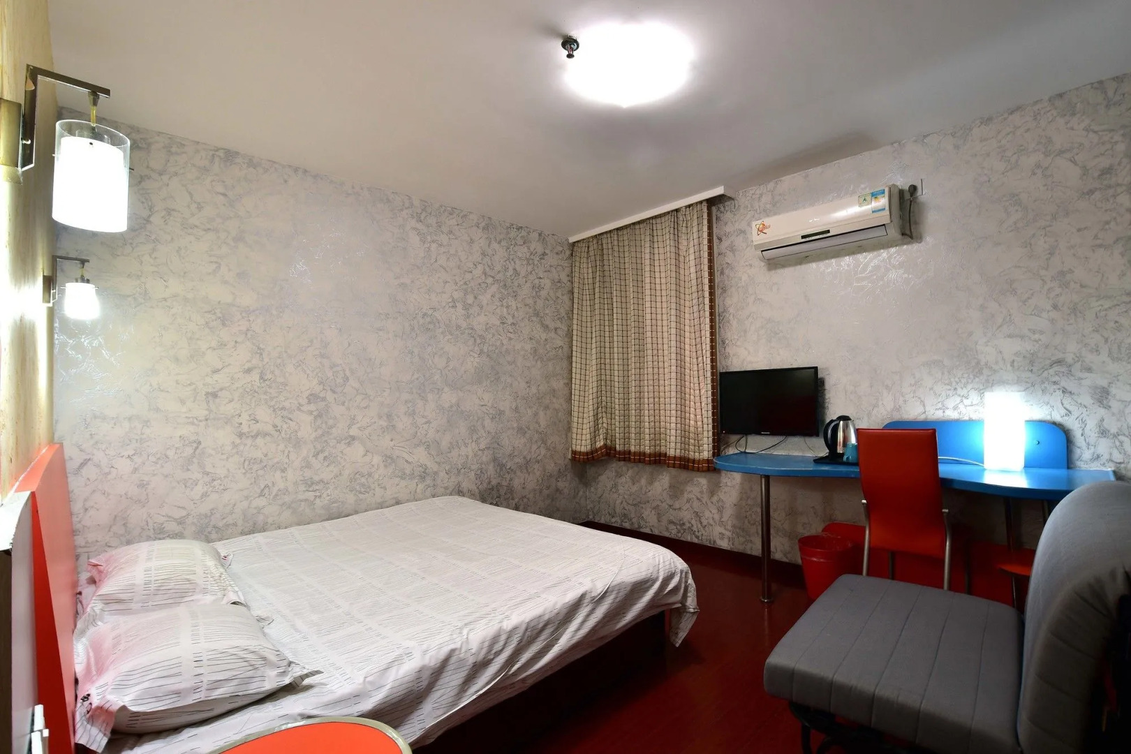 Shanghai Old West Gate Hostel