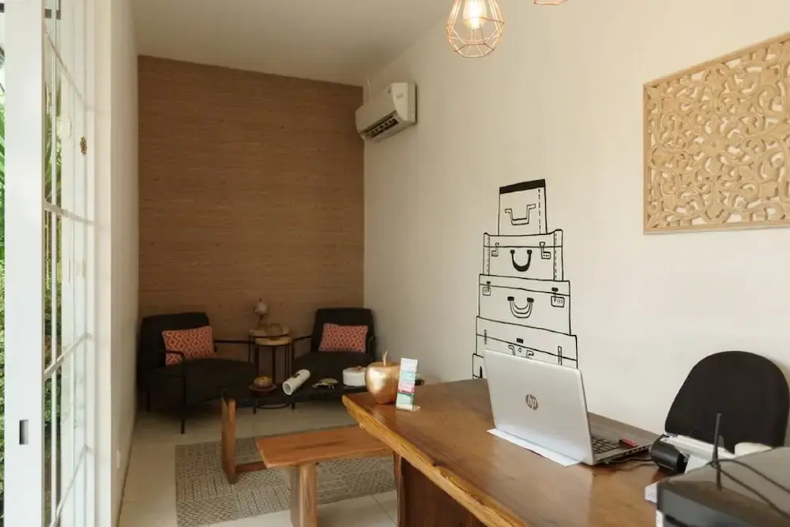 RedDoorz Plus near Exit Toll Puncak 2