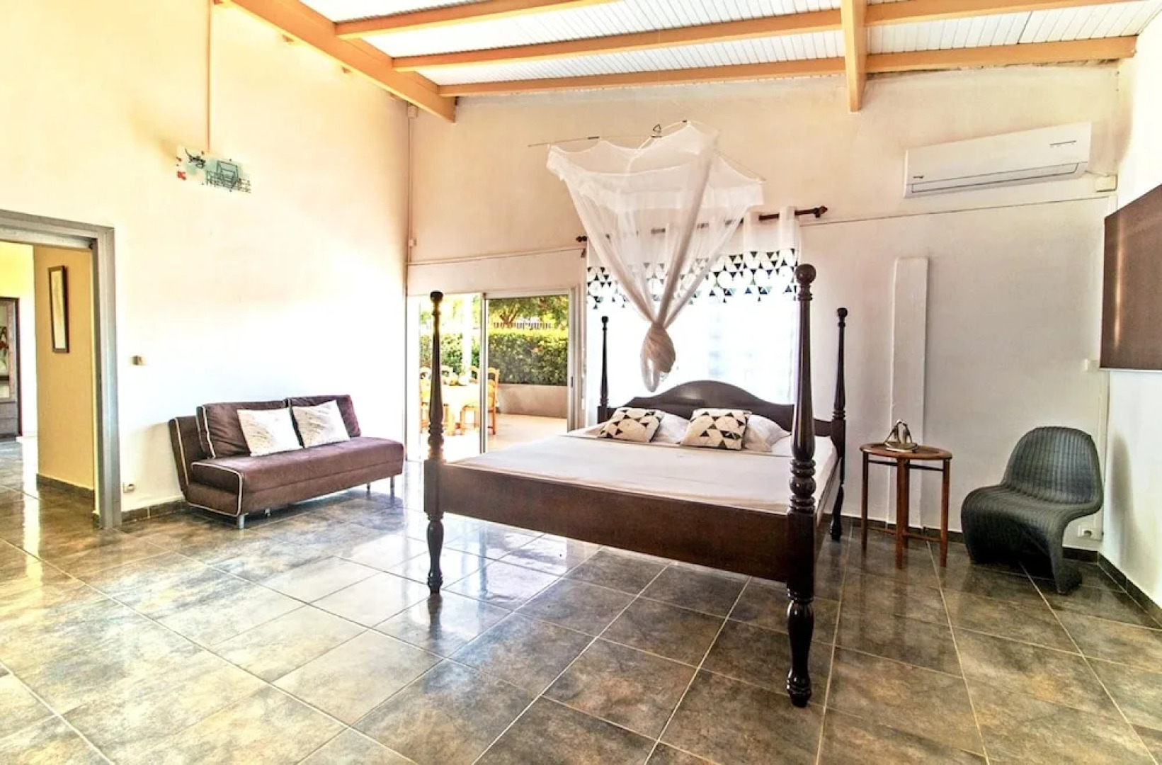 House With one Bedroom in Le Vauclin, With Pool Access, Enclosed Garde