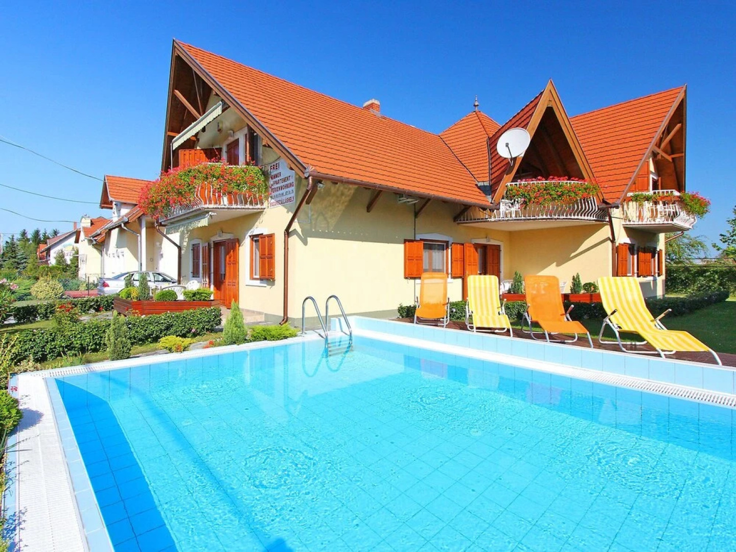 Amarillo 5 Balatonm Riaf rd