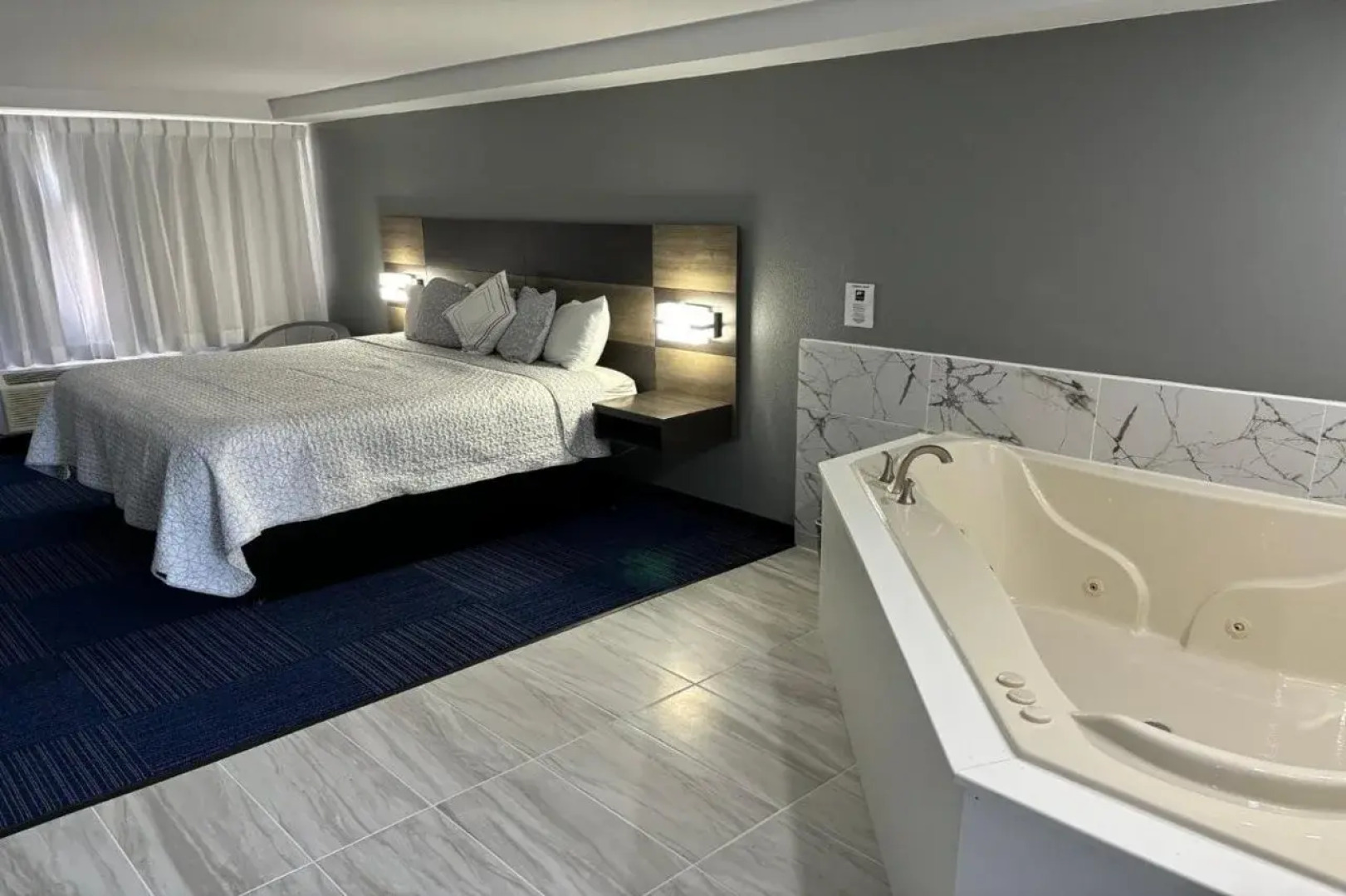 Admiralty Inn & Suites - a Red Collection Hotel