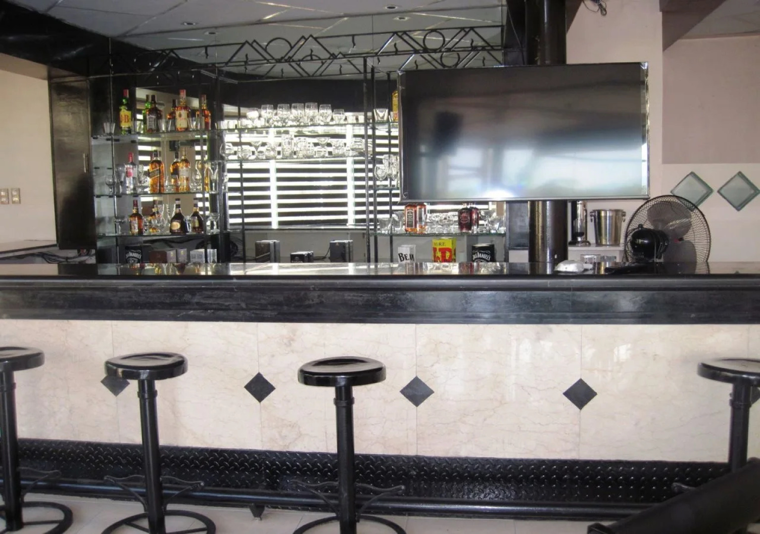 Alicia Hotel & Restaurant