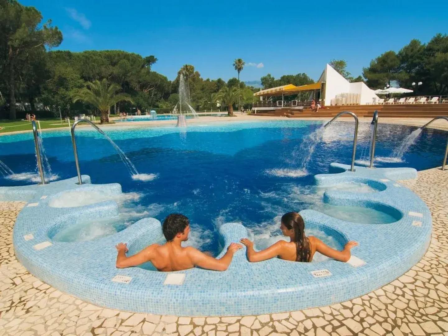 Chalet w/ Terrace & Pool