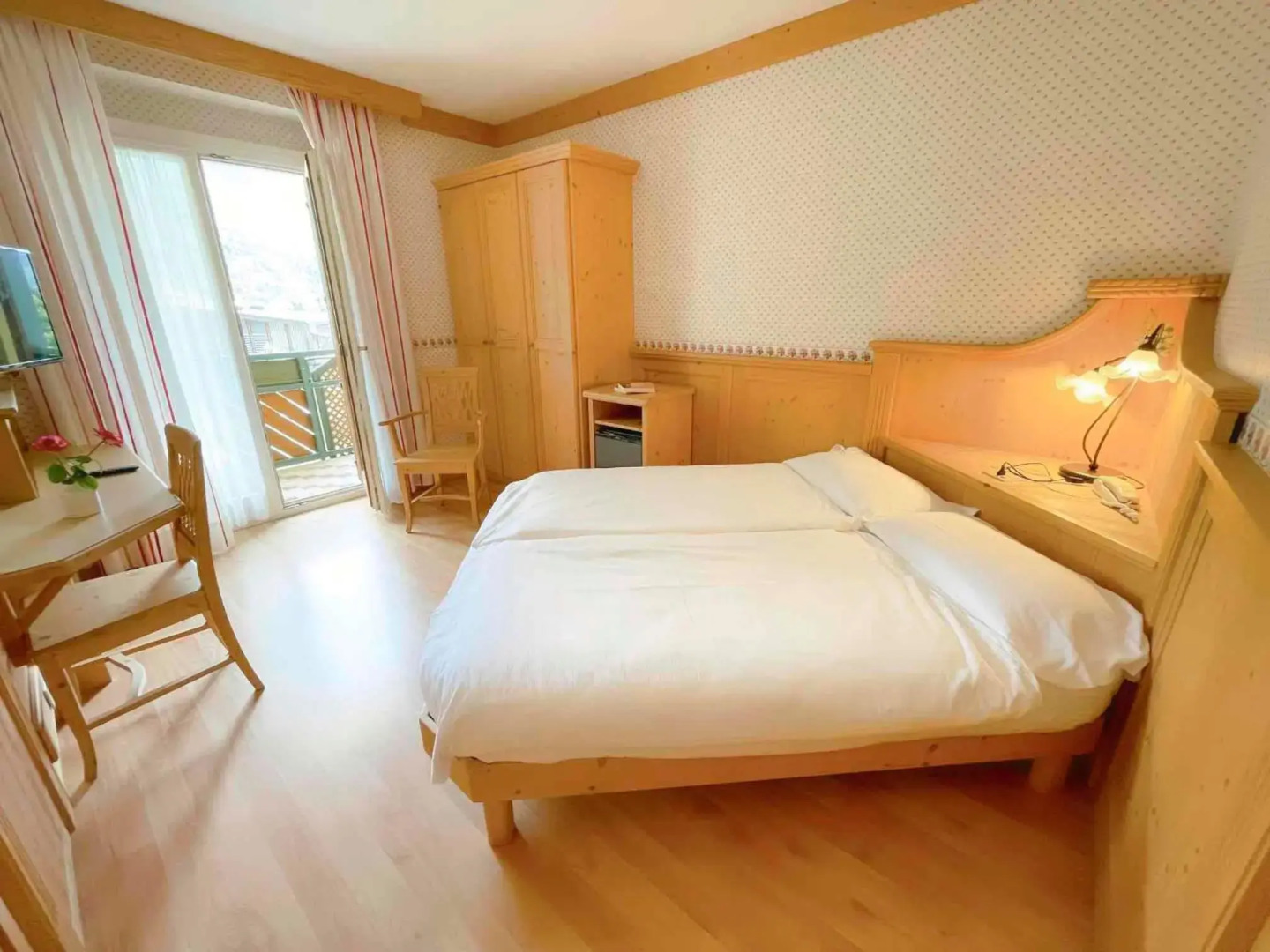 Alle Dolomiti Boutique Lake Hotel