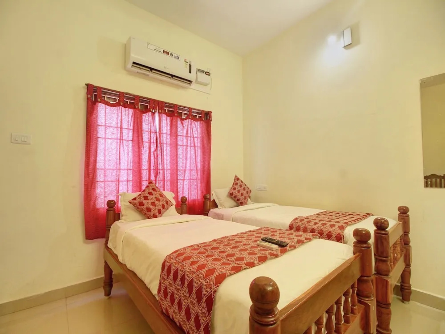 OYO 13009 Whitesands Guest House