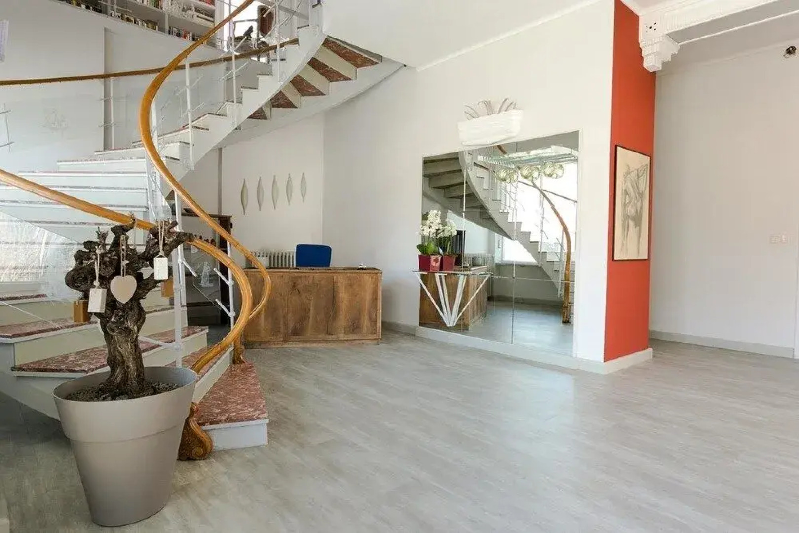 Boulevard 900 - Comfort and Style - Entire Structure 12 Beds