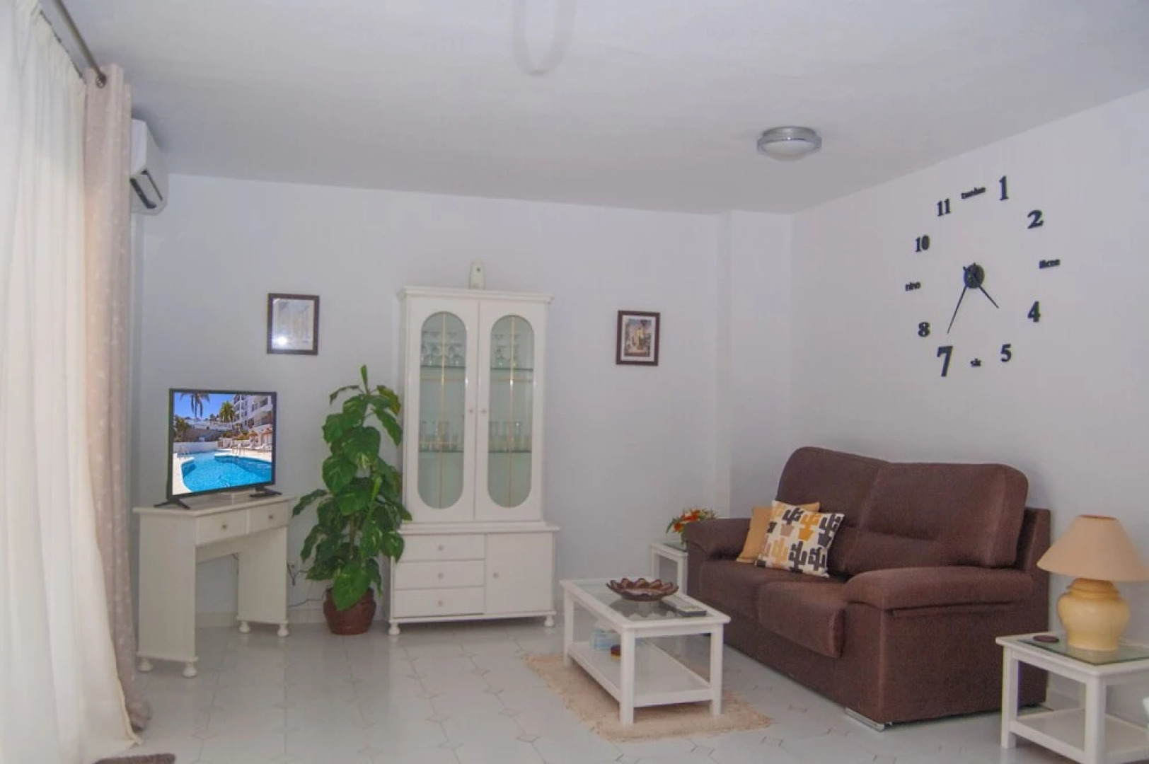 Spacious 2 Bed Apartment in Calahonda