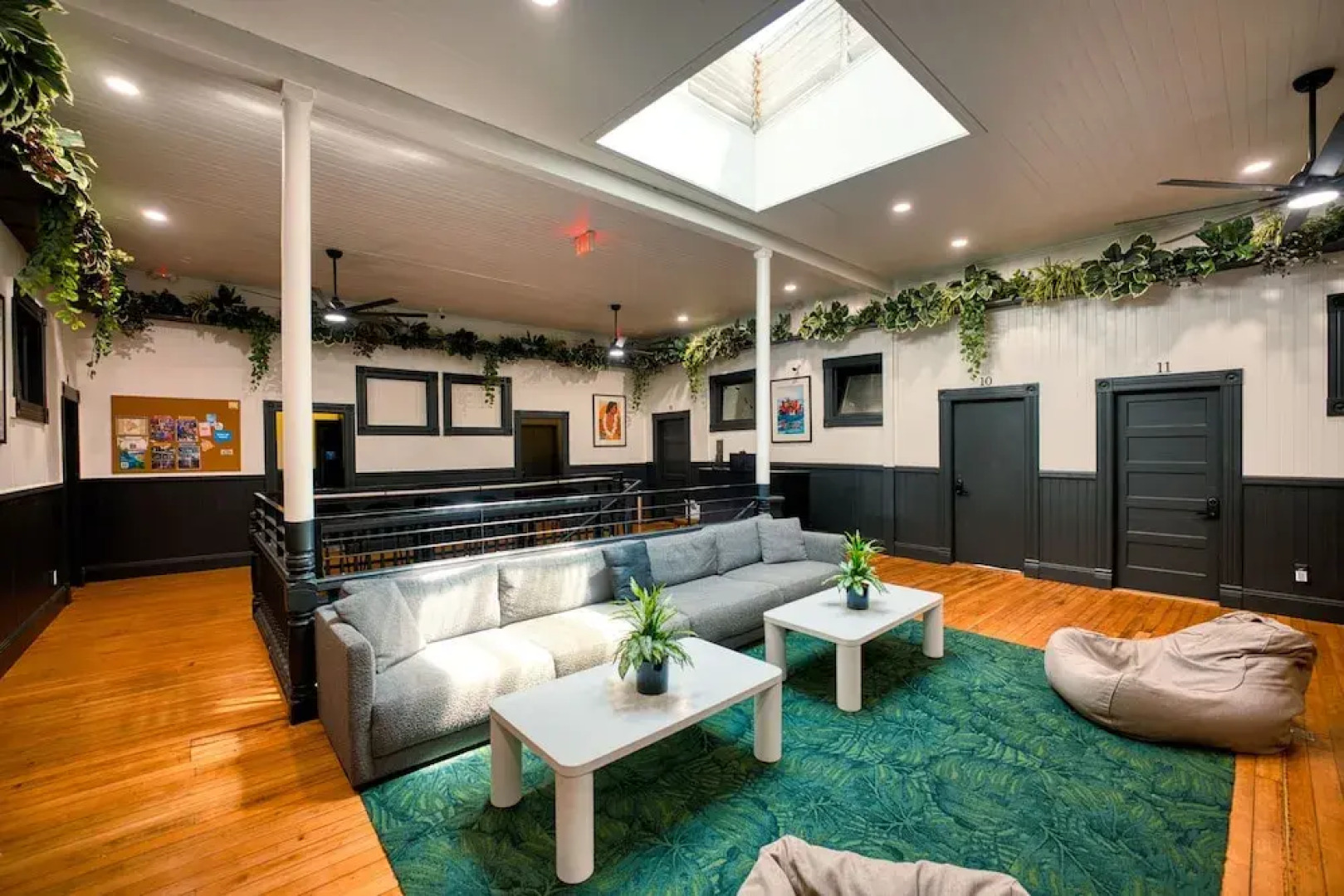 Howzit Hostels Hawaii