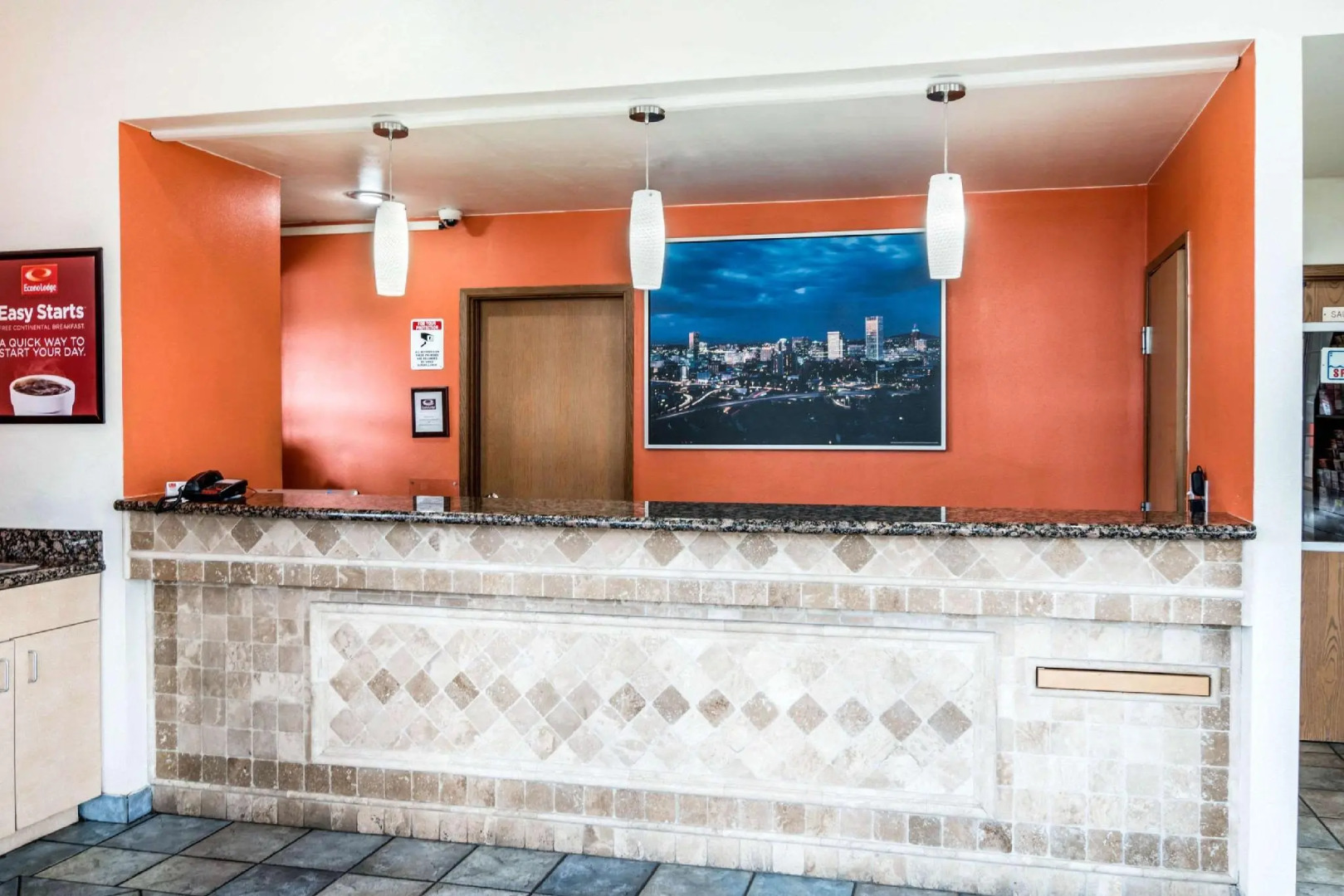 Econo Lodge Portland Airport