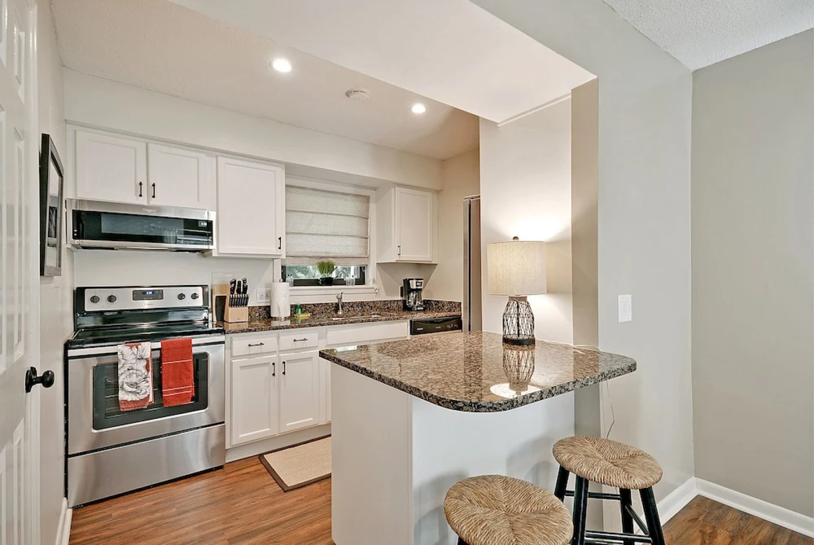 Coastal Chic Villa 2 Bedrooms 2 Bathrooms Villa