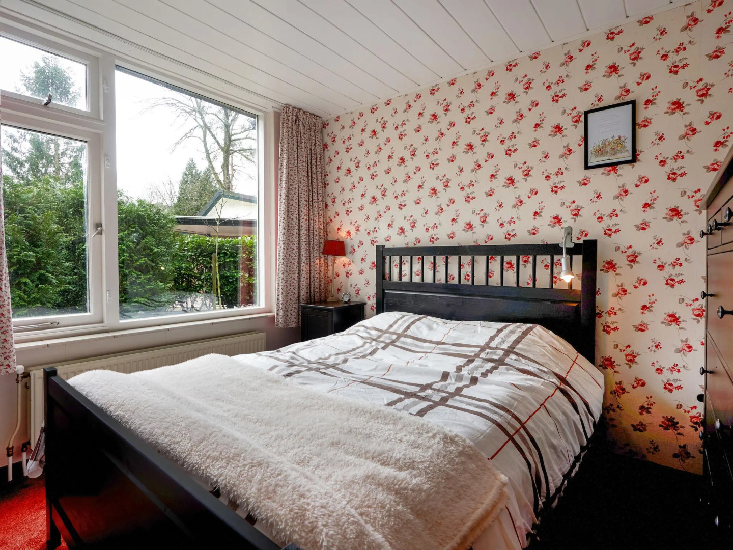 Garden-view Bungalow in Baarle-Nassau with Pool