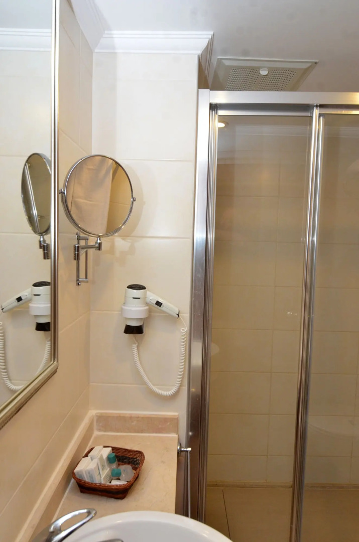 Отель Artemis Princess 