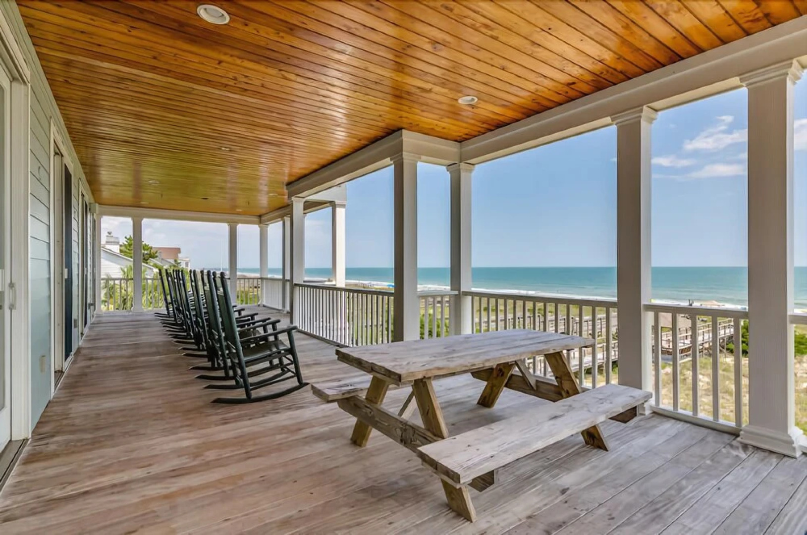 1001 Mr Bug s Summer 6 Br home by RedAwning