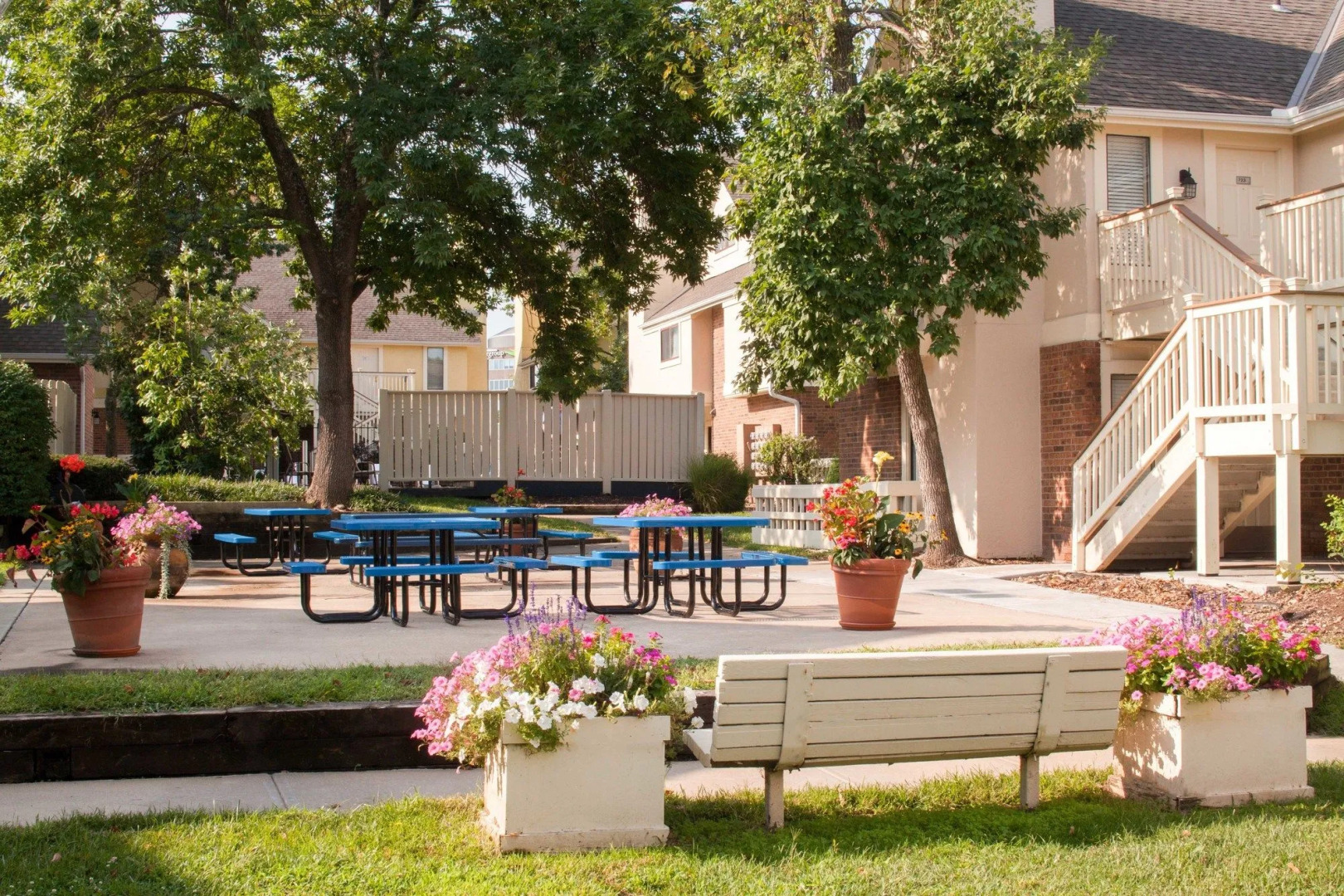 Cloverleaf Suites Kansas City - Overland Park