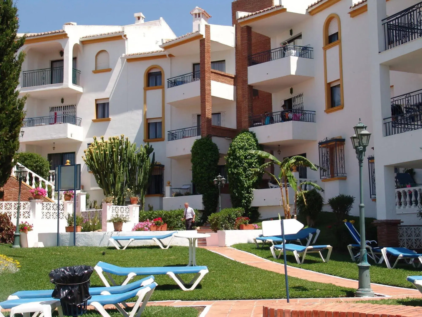 Crown Resorts Club La Riviera