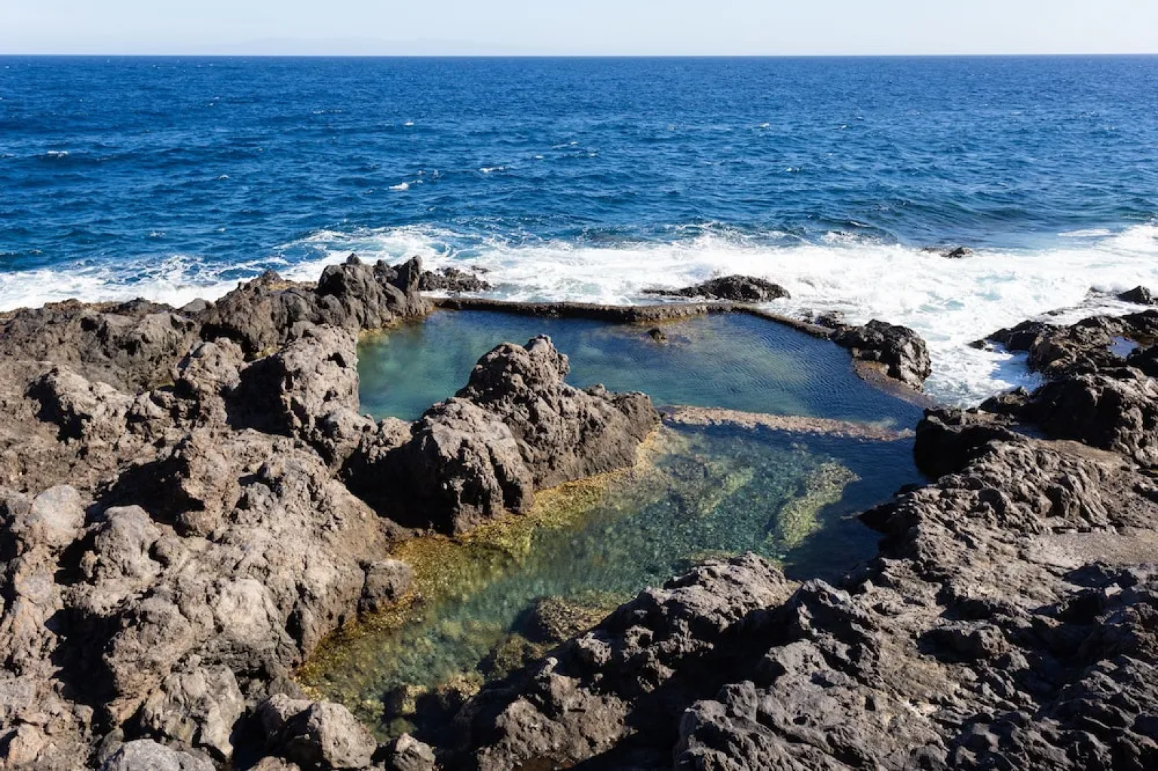 HomeLike Stunning Sea Front House with Wifi