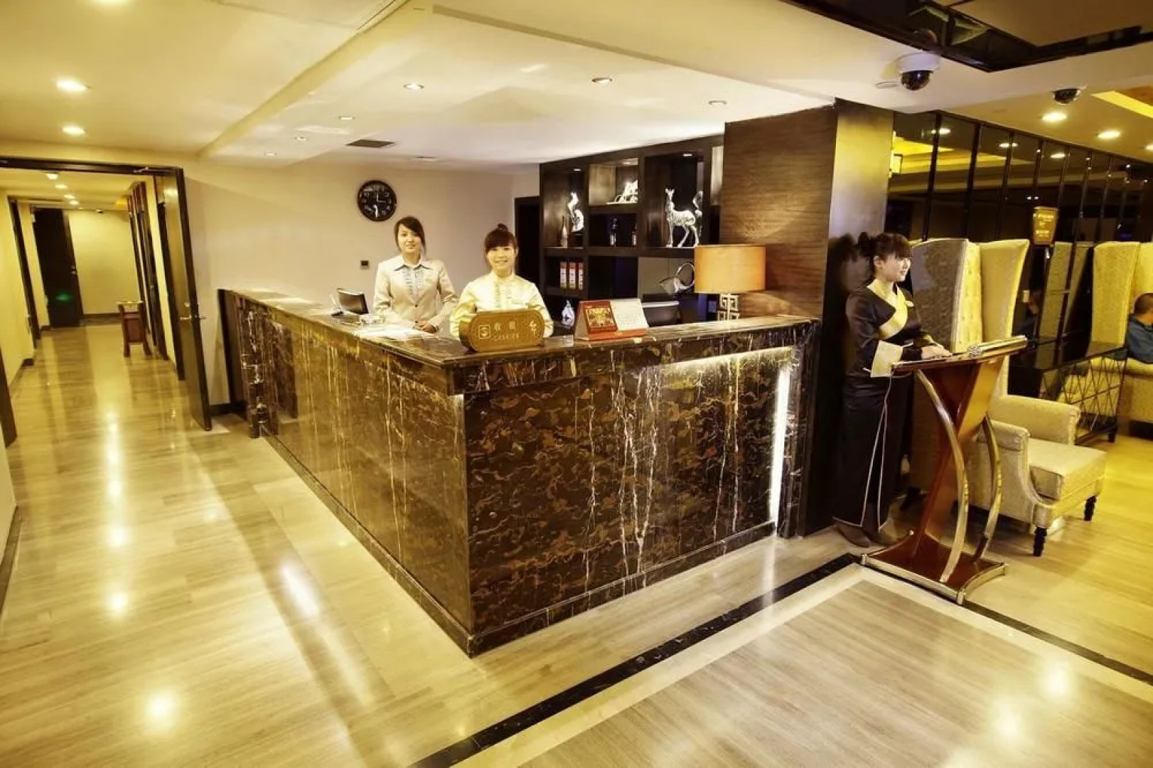 Huangjingang Holiday Hotel