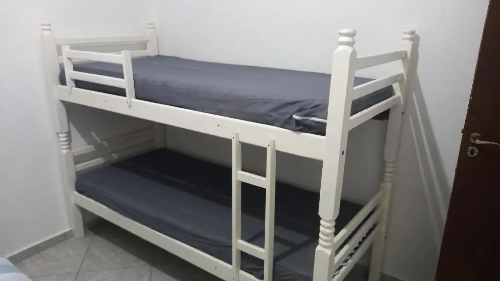 SOBRADO Barão do Cerro Azul -Guaratuba- 14 pessoas e 4 quartos