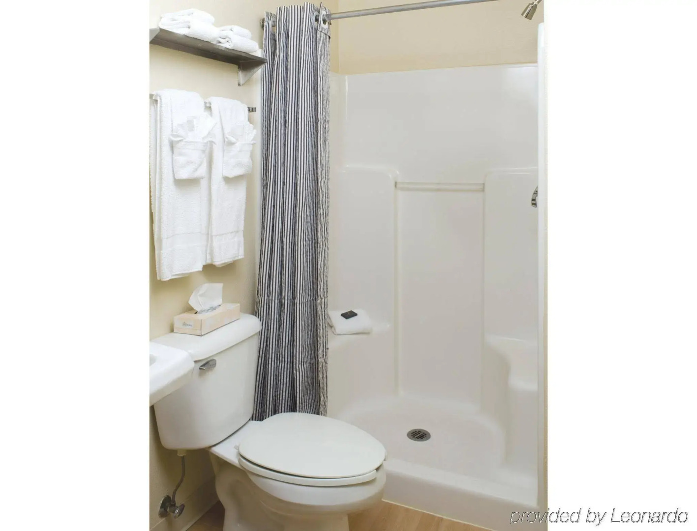 HomeTowne Studios by Red Roof Spokane - Valley