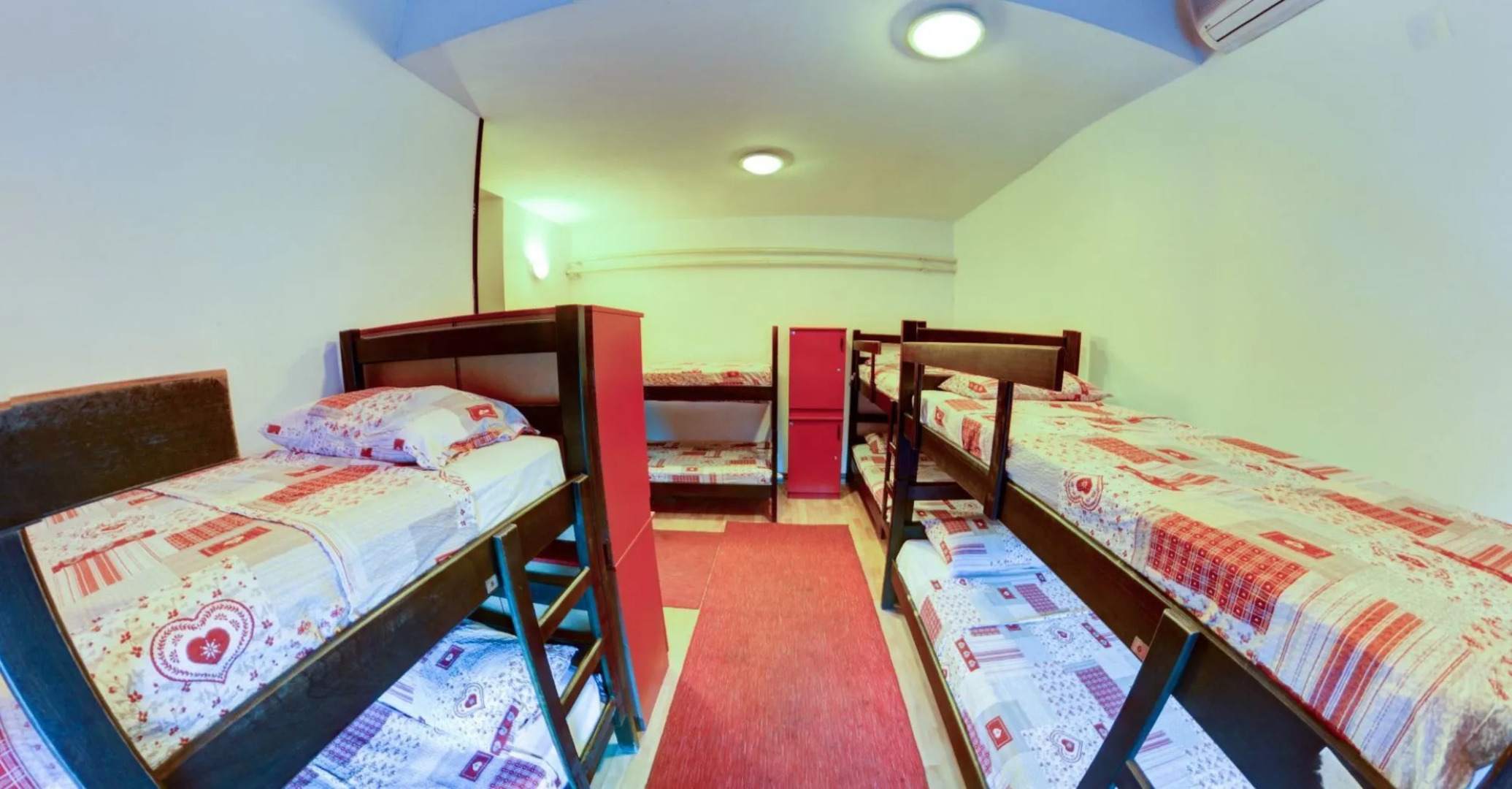 Rooms And Apartments S