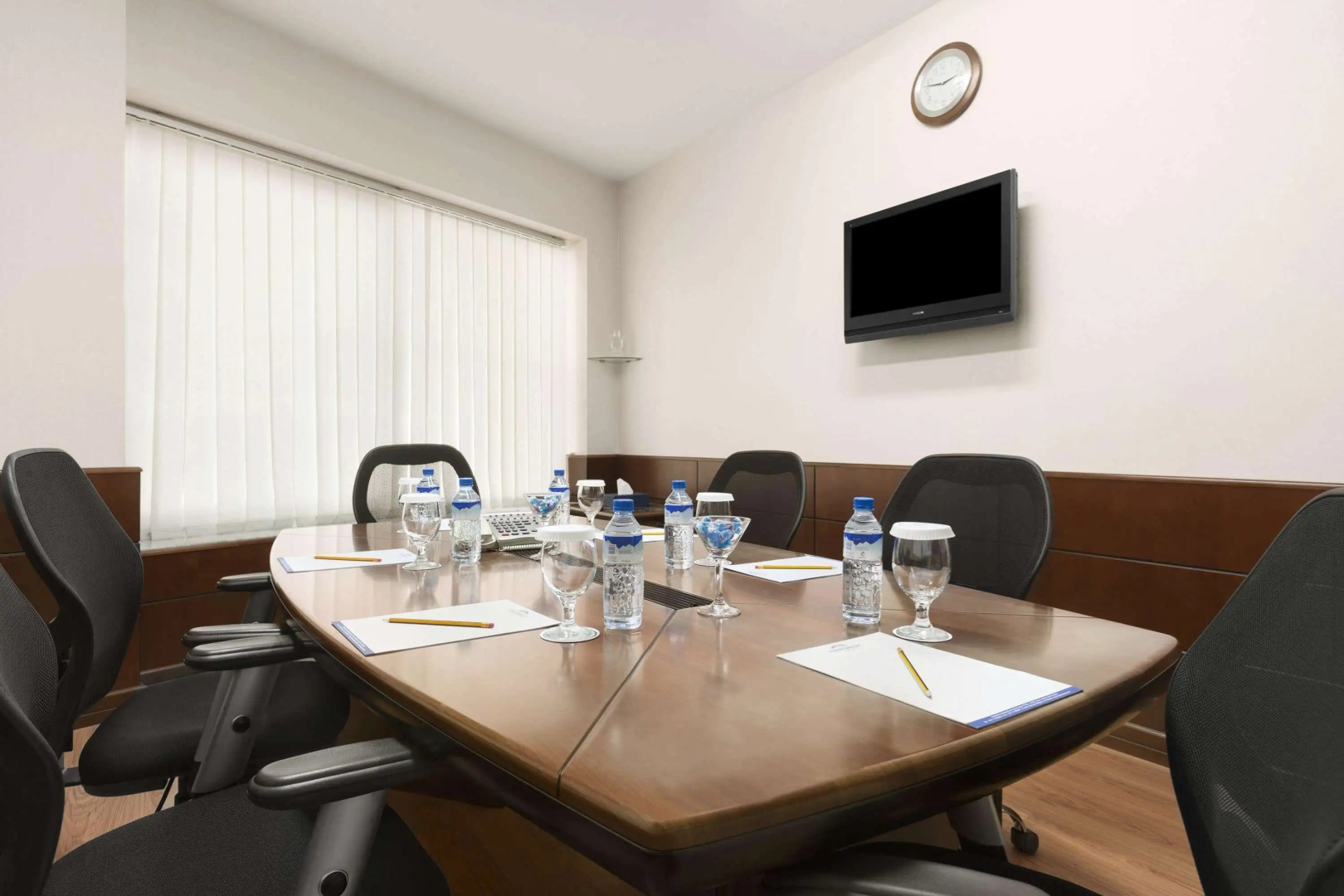 Отель Howard Johnson by Wyndham Bur Dubai