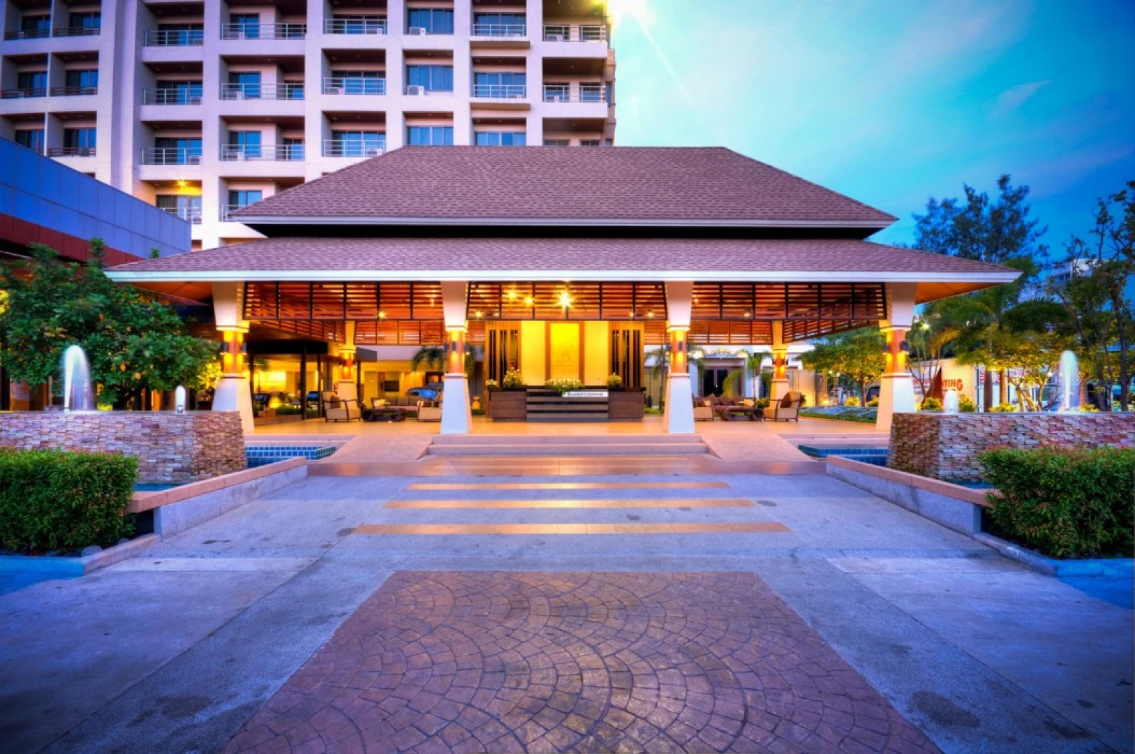 Отель Mida Hotel Don Mueang Airport