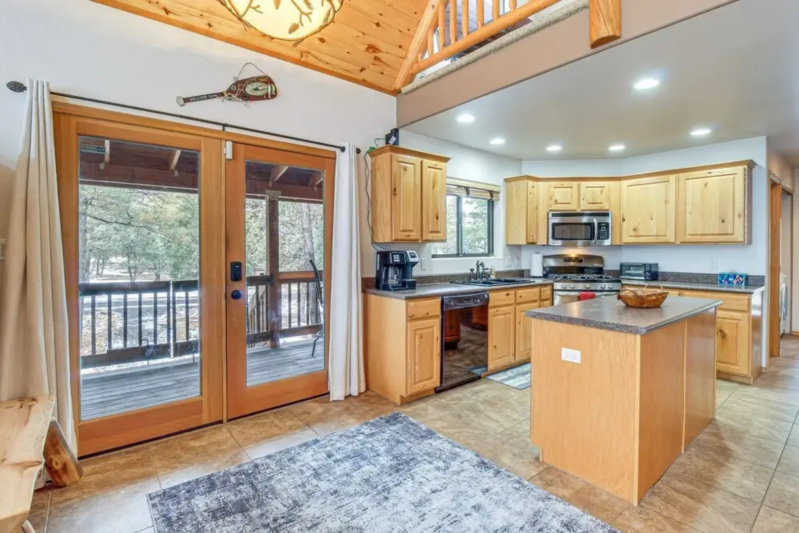 Tranquil Heber-overgaard Cabin w/ Decks & Grill!, Heber