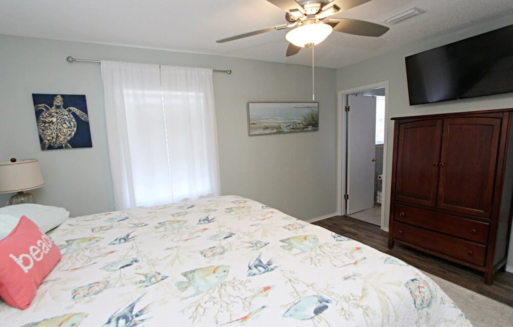 The Peaceful One 3 Bedroom Home by Redawning