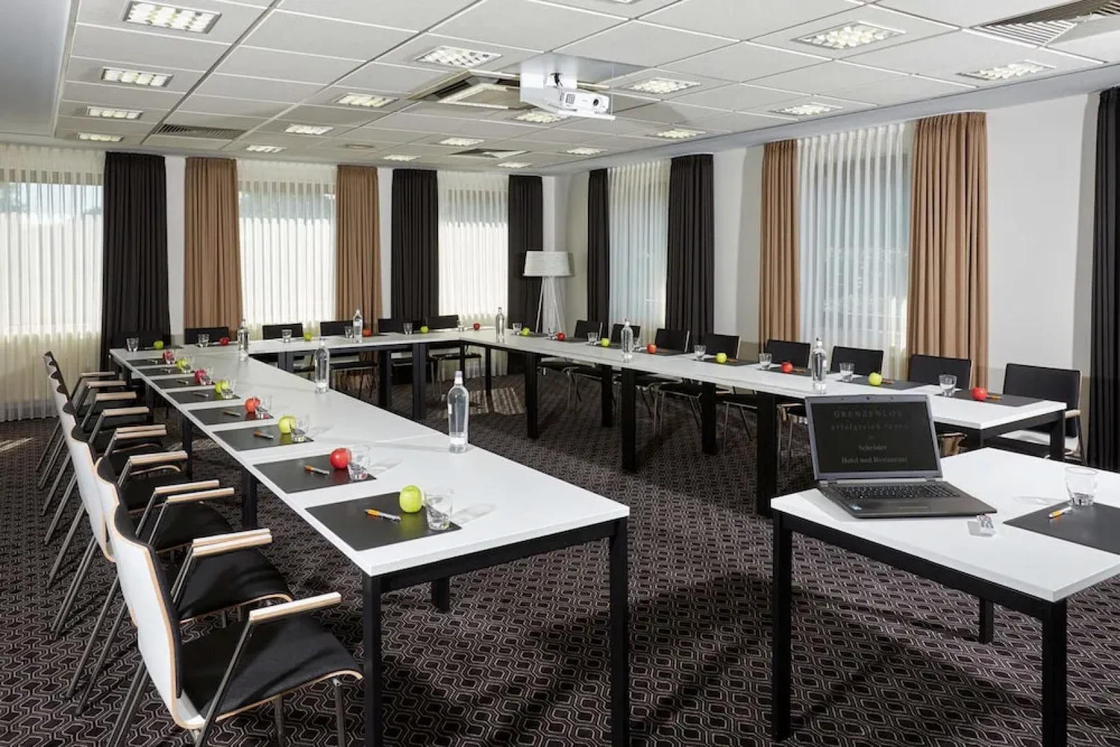 Schröder Hotel and Restaurant