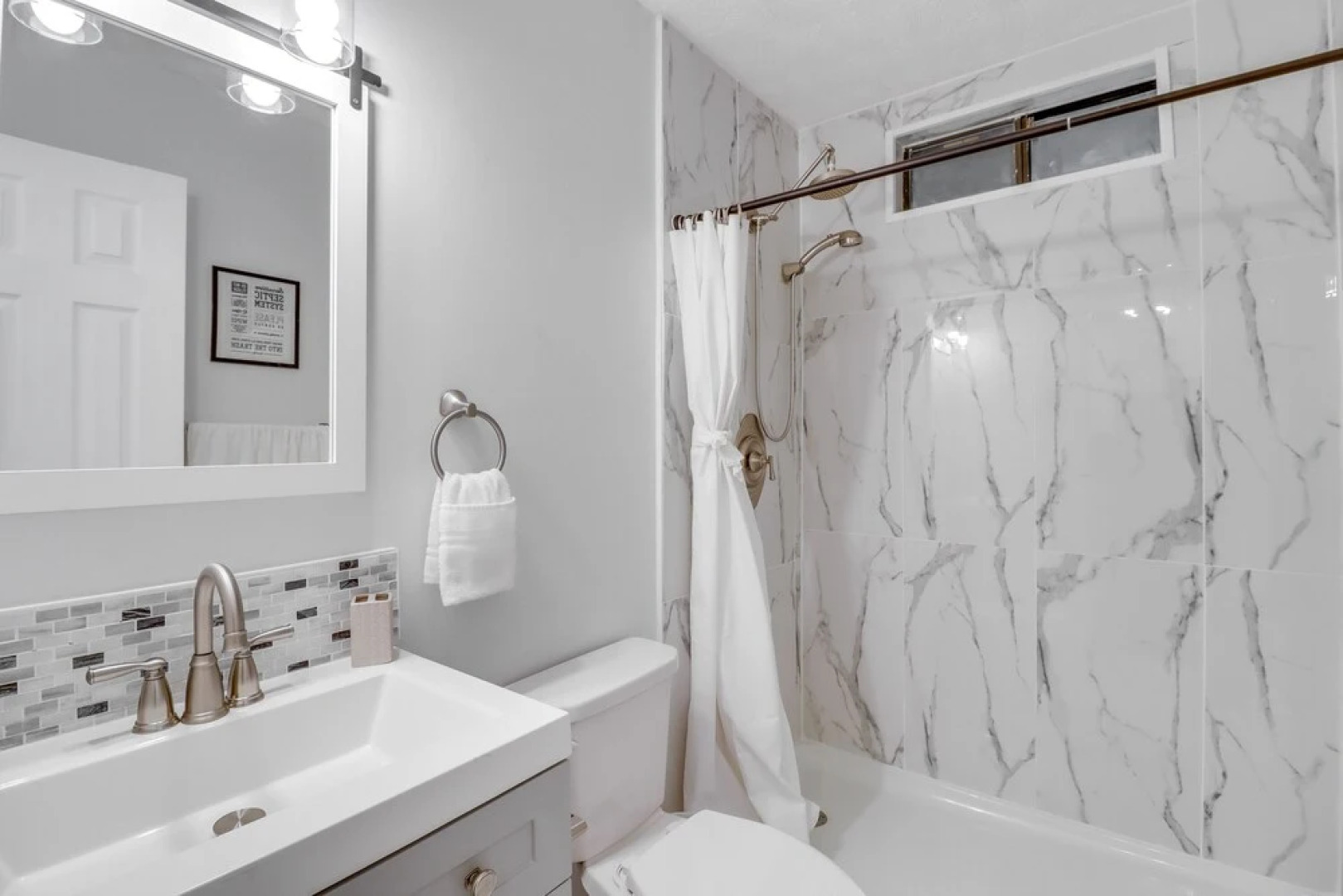 Deck, Fire Pit & Pool Access: Pennsylvania Home!