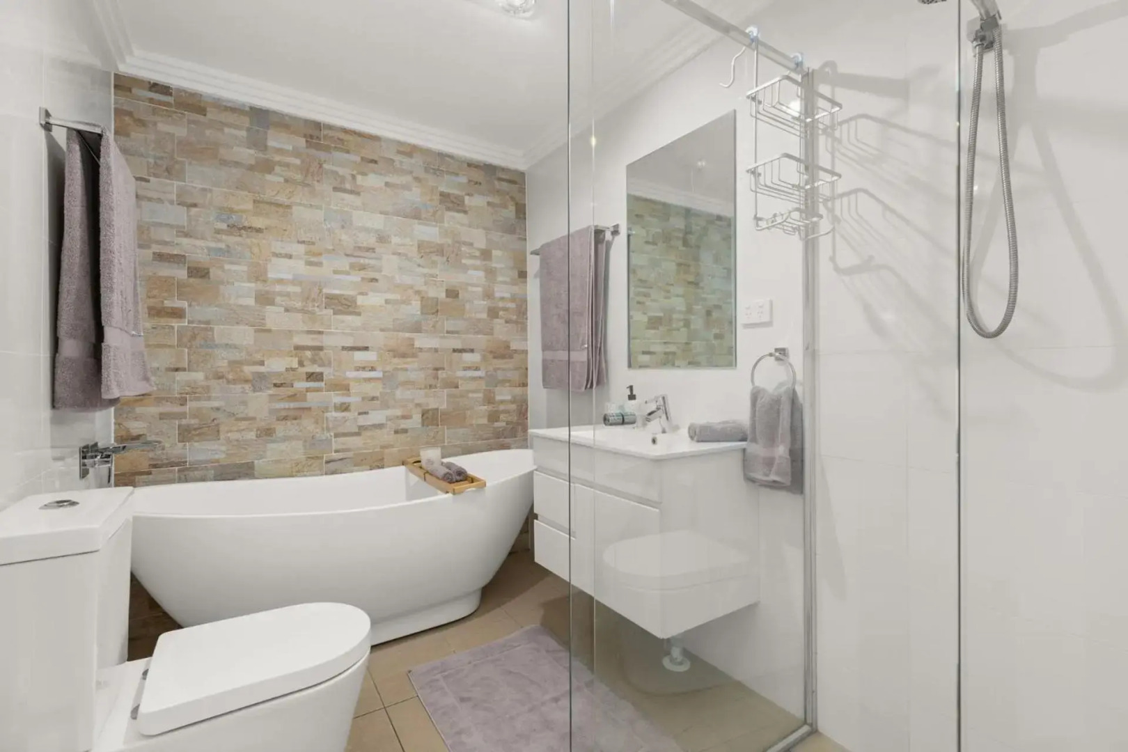 Large Outdoor Entertaining with Outdoor Kitchen and a 2 Minute Walk to Huskisson Beach