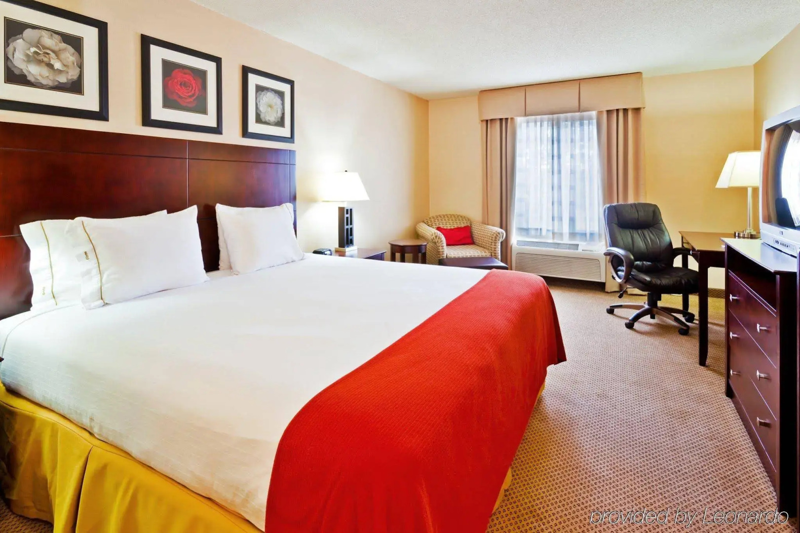 Holiday Inn Express Hotel & Suites Dickson