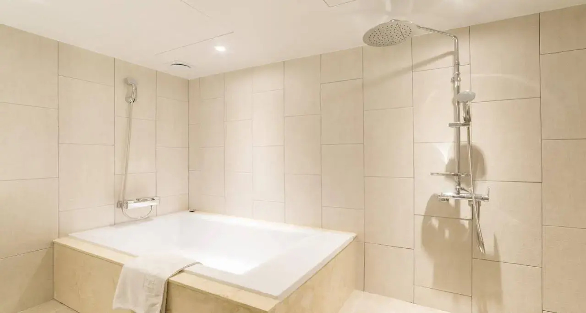 Reborn Suwon Silkroad Hotel