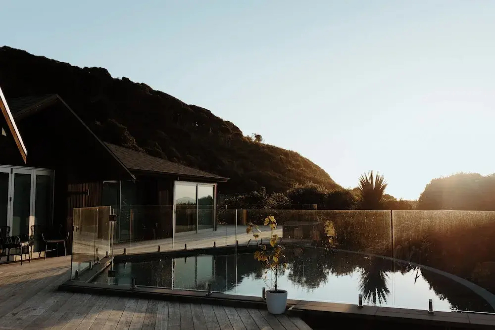 Te Whaanga Retreat & Spa Lodge & Canvastown Luxury Glamping Tents