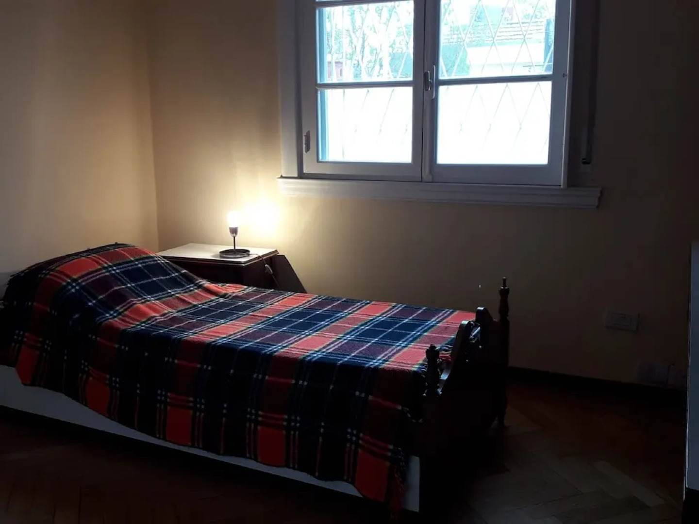 Spacious House Very Comfortable With Garden and 3 Bedrooms Located in the Area North Bs As