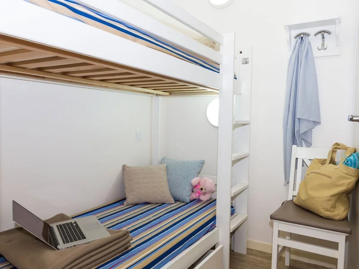 Comfortable Apartment With one Sleeping Cabin Near the Beach