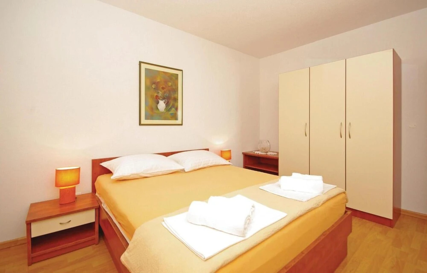 Amazing Home in Makarska With Wifi and 6 Bedrooms