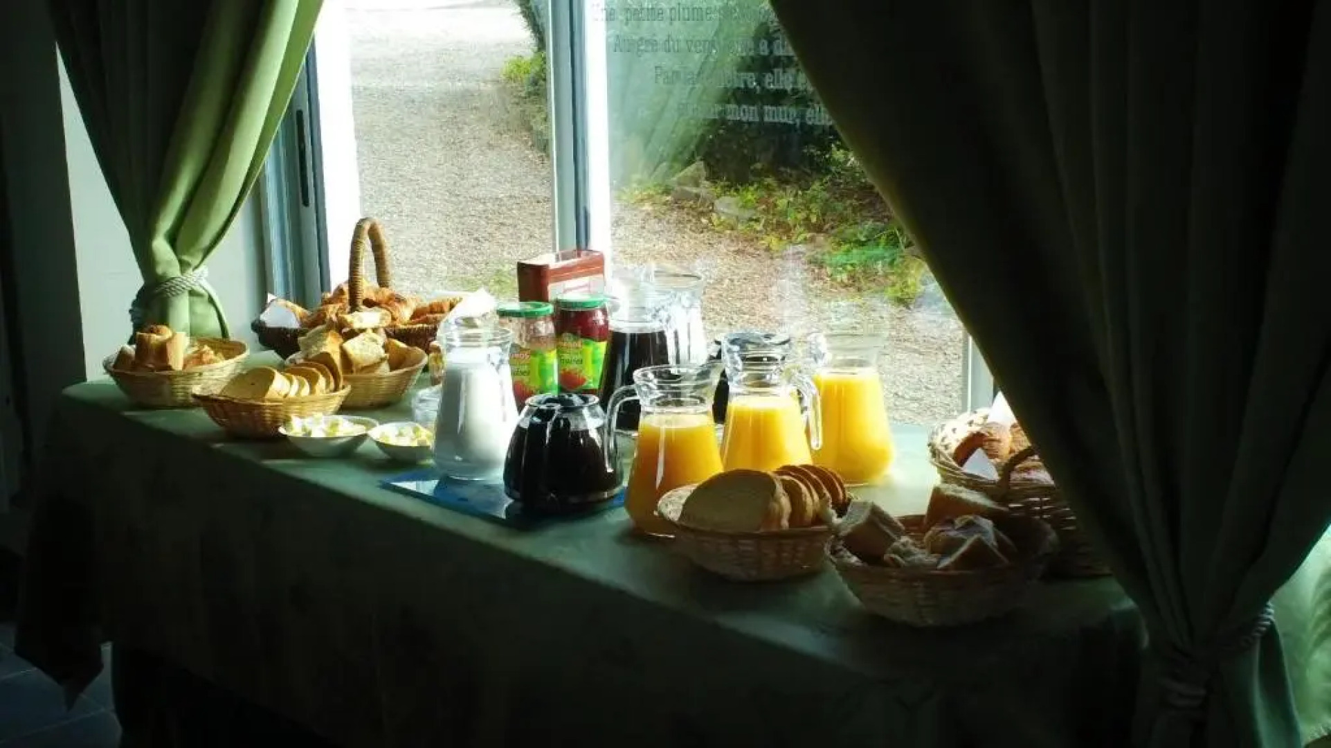 Les Champs du Douits