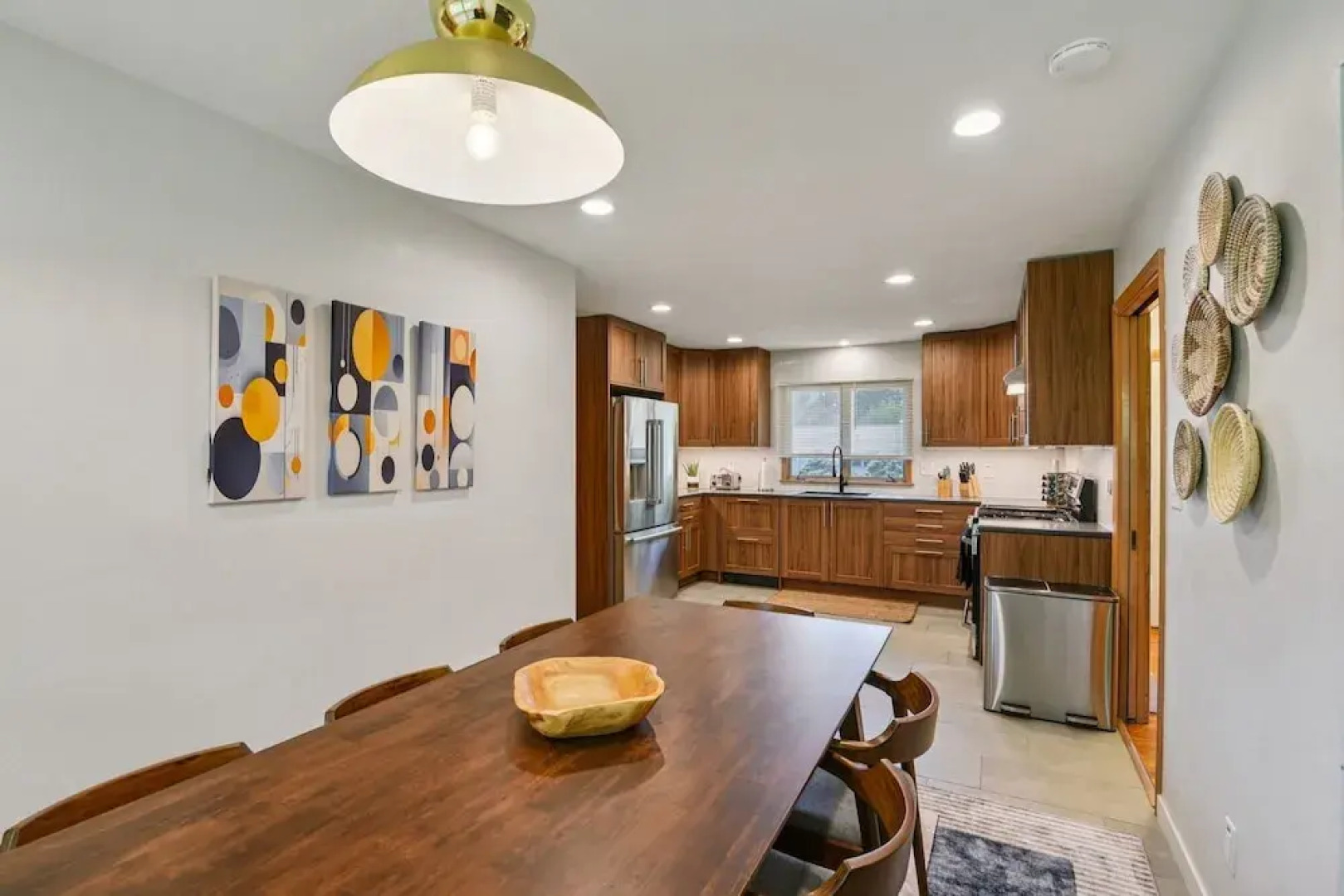 Iowa City 4br Backyard Walk To Stadium 4 Bedroom Home