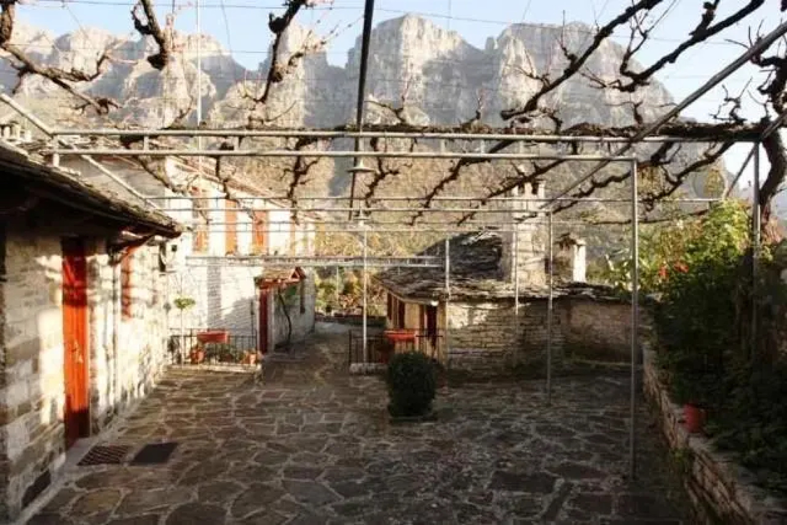 Astraka Guesthouse II