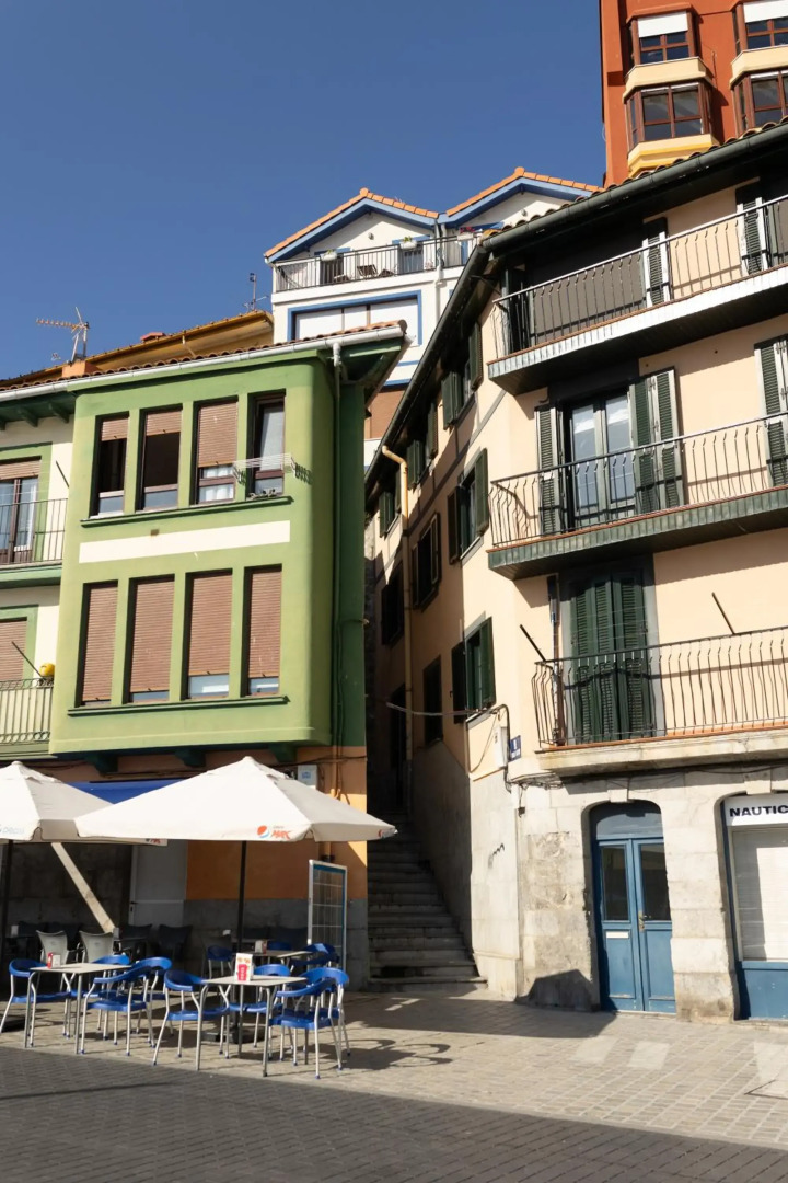 Torrontero con vistas al mar