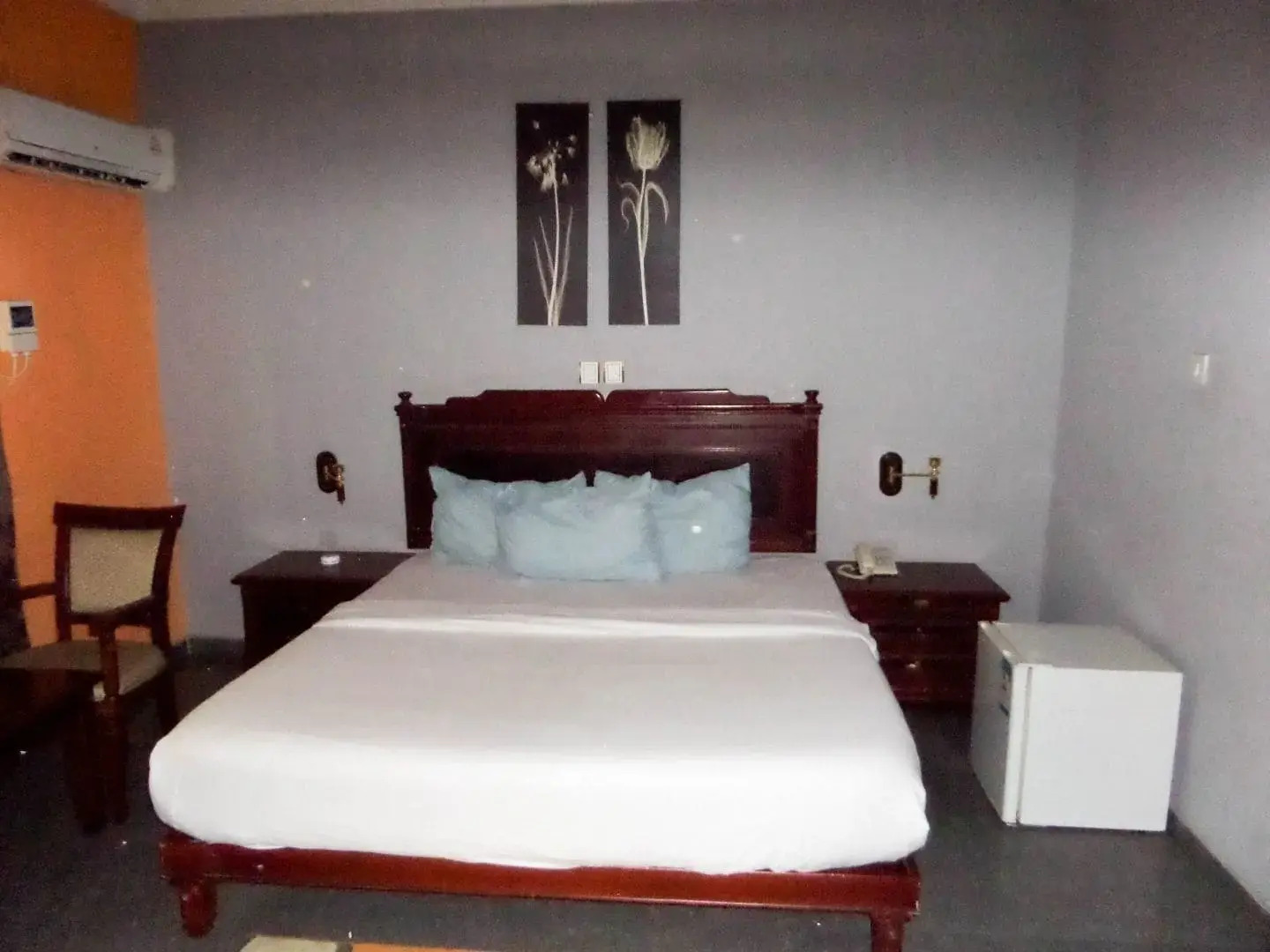 Golden Bird Hotel & Suites