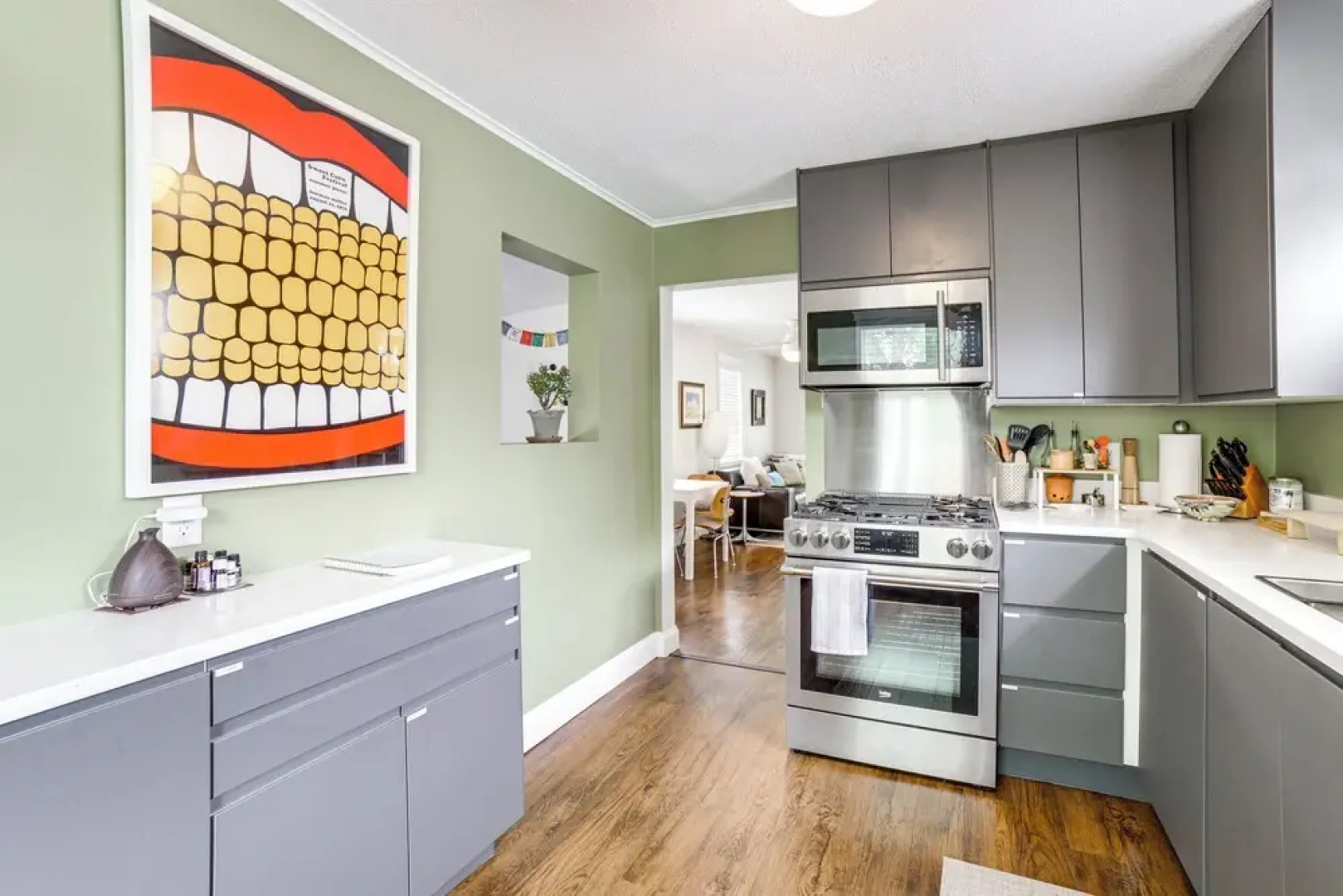 Grand Haven Getaway < 1 Mi to Lake Michigan!