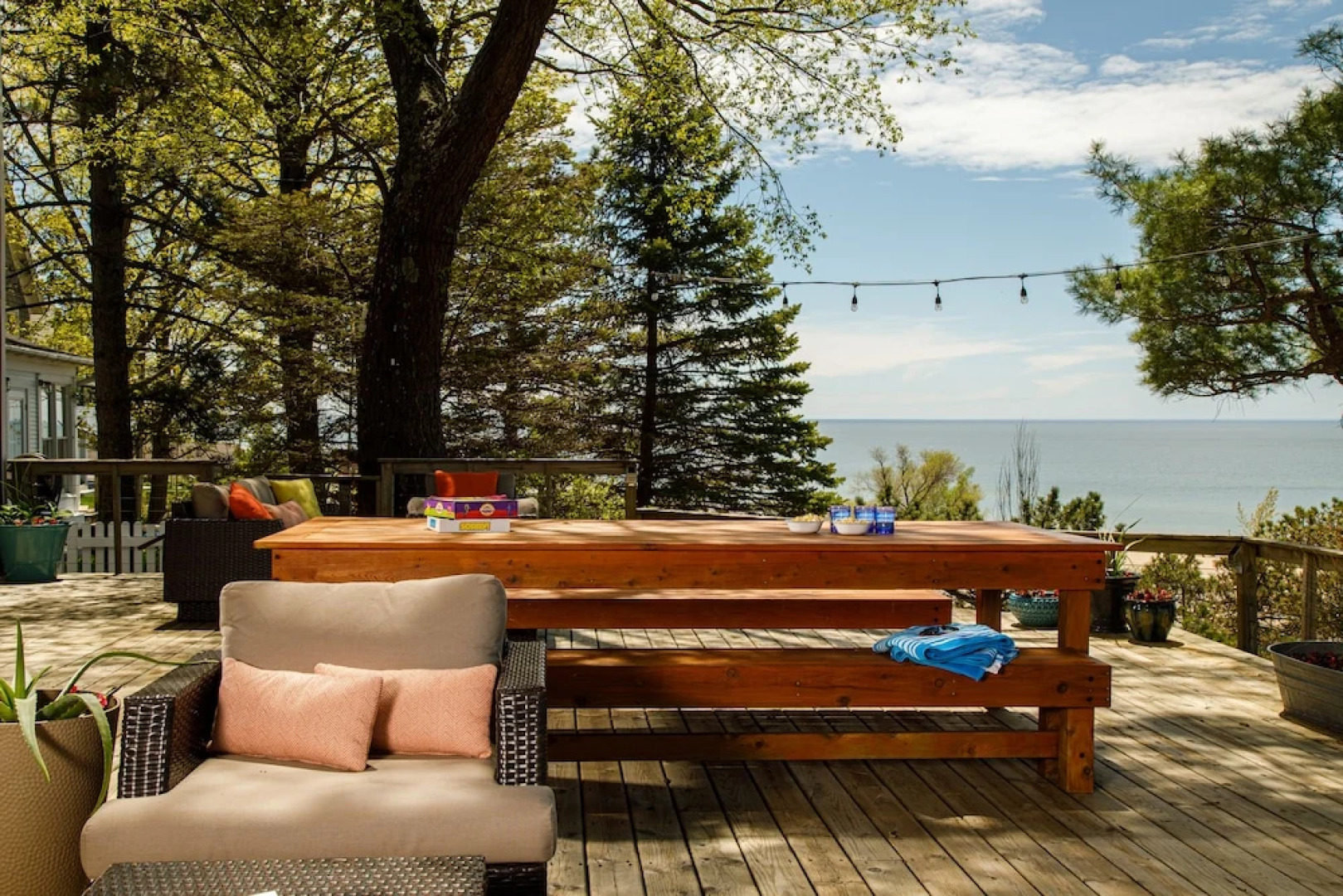 Looking Glass Beachfront Inn