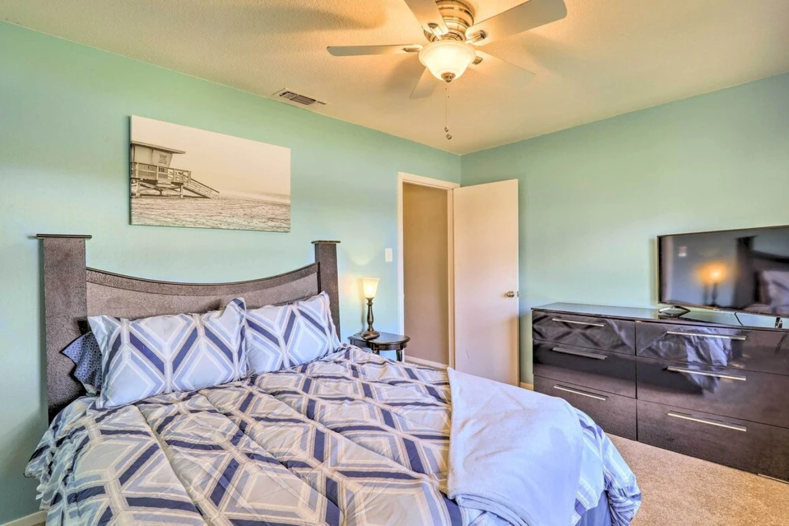 Granbury Getaway w/ Lake Views: 2 Mi to Downtown!