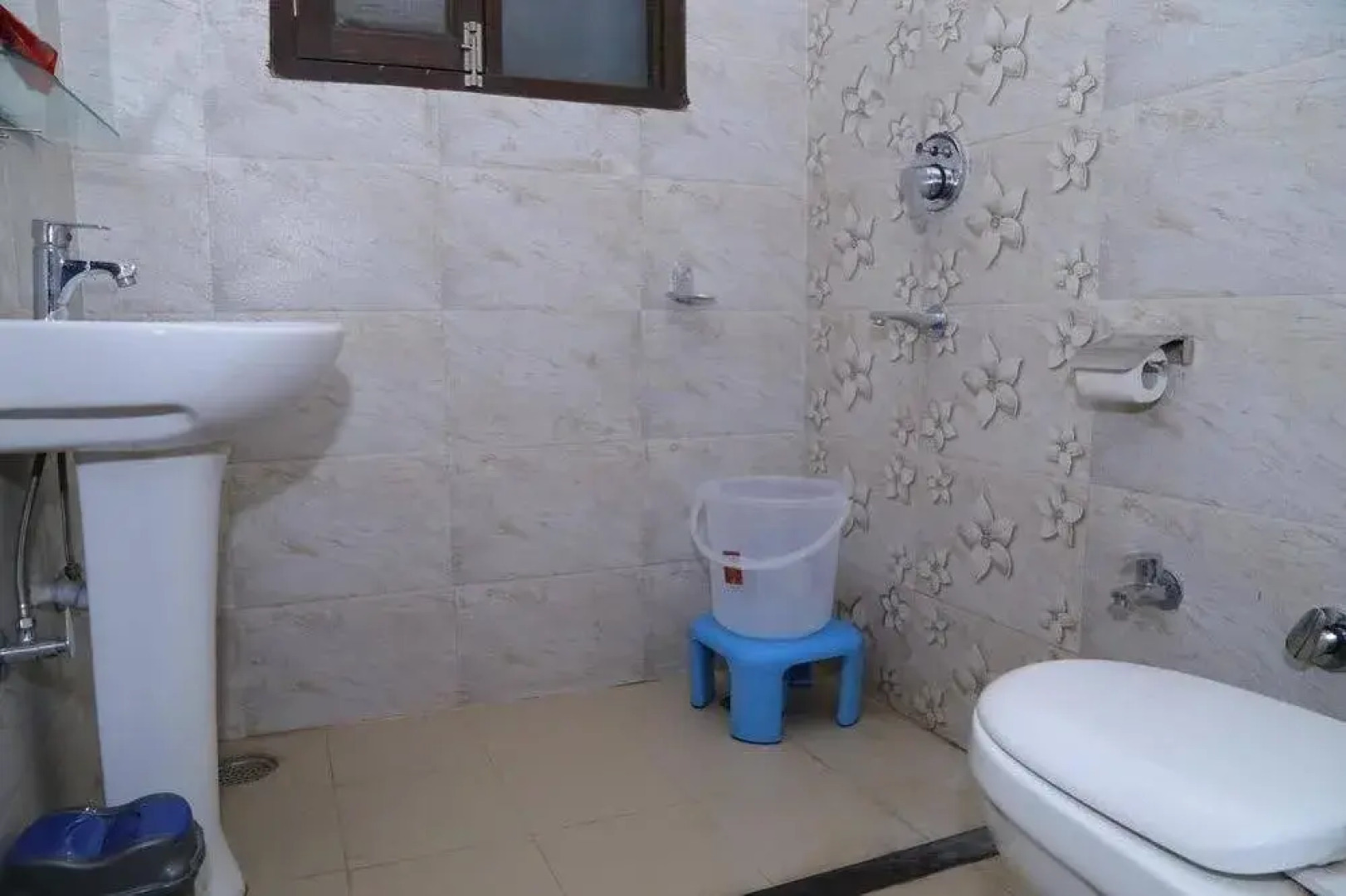 OYO Rooms Paras down Town Mall