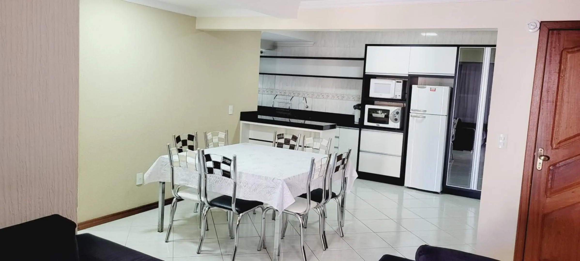 Belíssimo Apto Frente Avenida