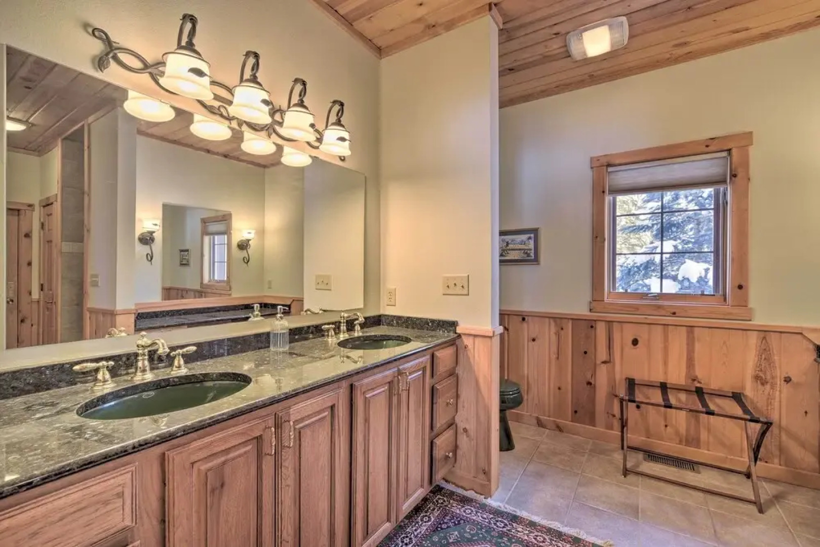 Spacious House w/ Boat Dock on Red Cedar Lake